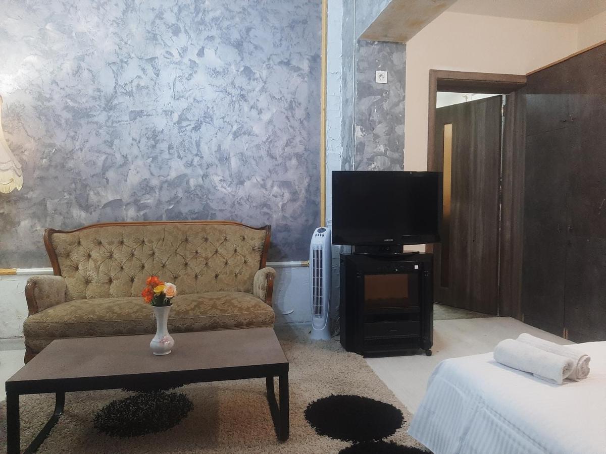 Studio Calea Victoriei Apartment Bukares Bagian luar foto