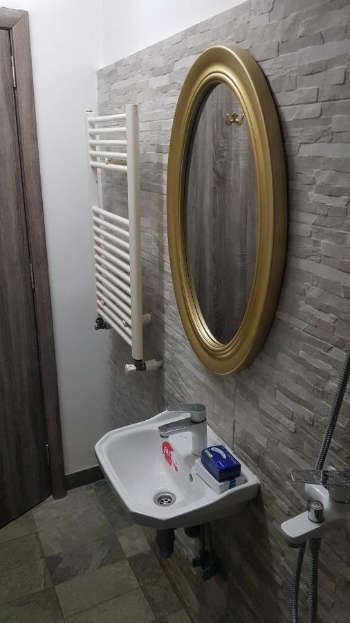Studio Calea Victoriei Apartment Bukares Bagian luar foto